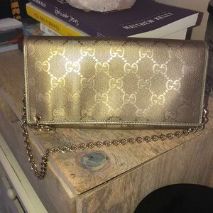 Gucci wallet on chain